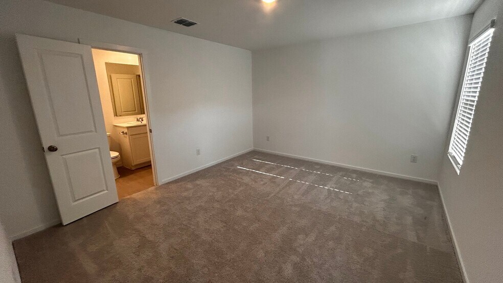 Building Photo - 3125 Campeiro Ave