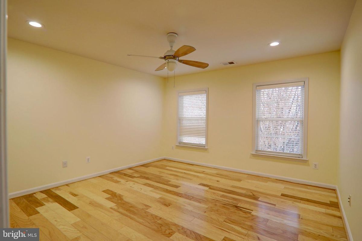Building Photo - 41779 Bristow Manor Dr