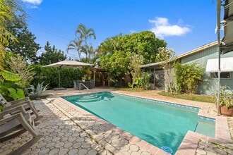 Building Photo - 1912 SW 97th Terrace