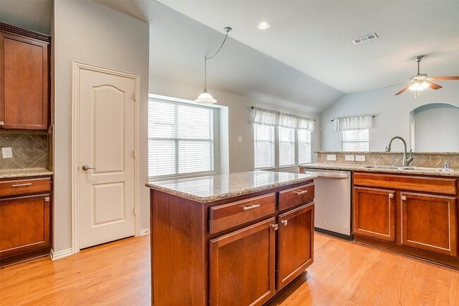 Building Photo - 1721 Castle Creek Dr