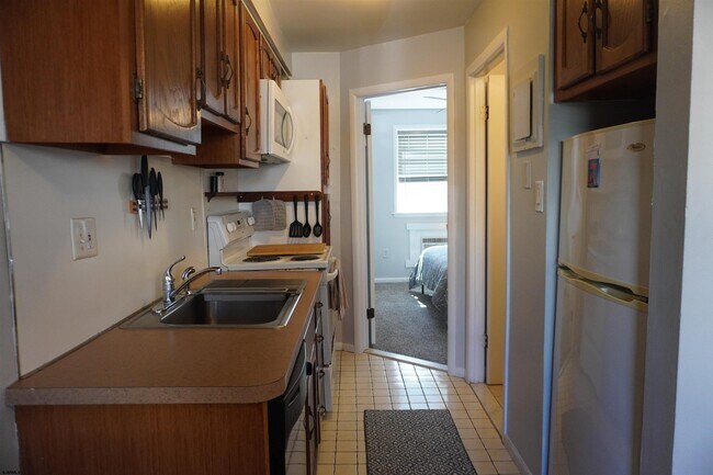 Building Photo - 9600 Amherst Ave