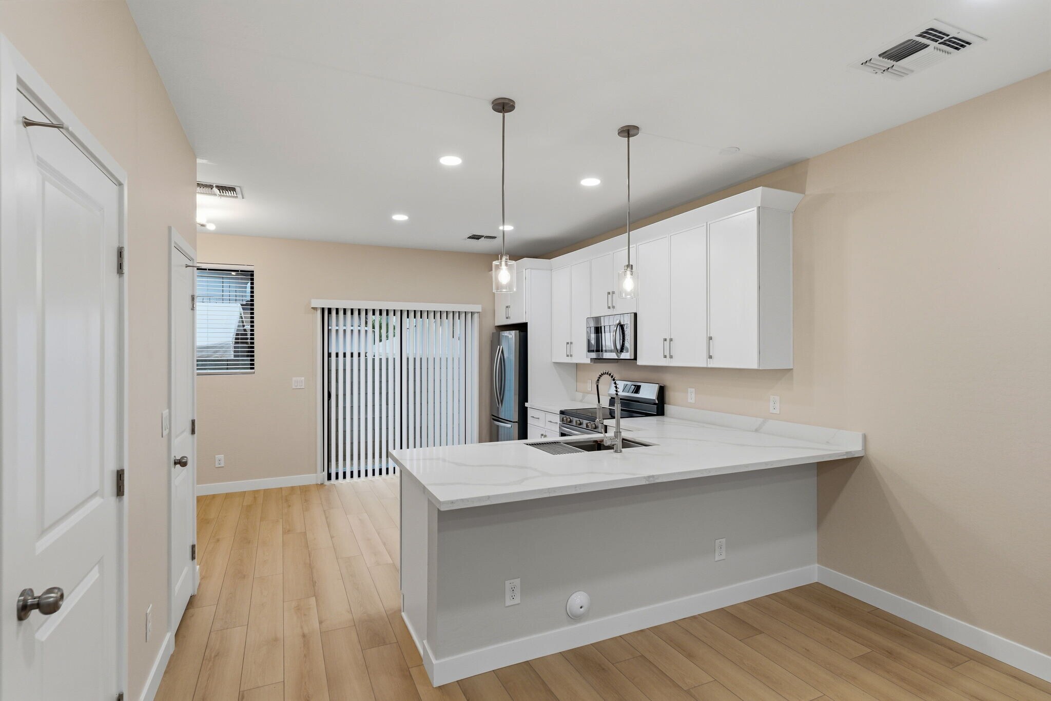 Building Photo - 1222 E Diamond St