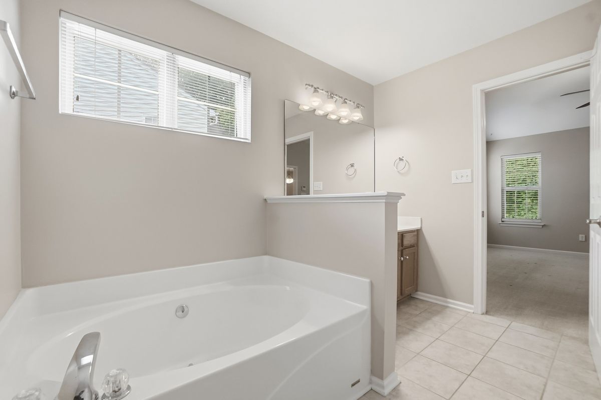 Building Photo - 2830 Black Walnut Ln