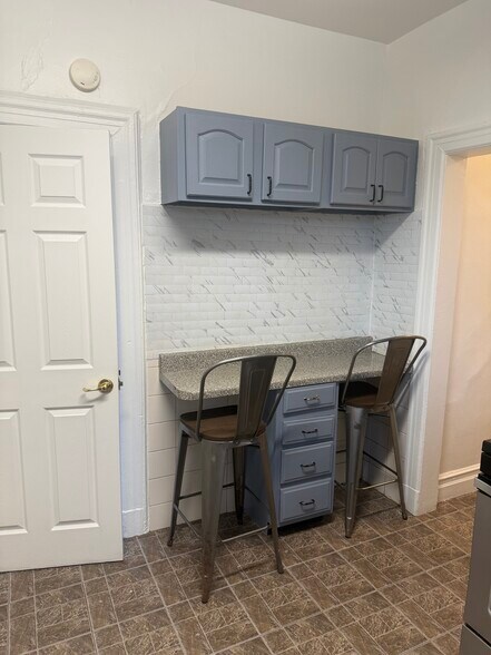 Building Photo - 22 Sherwood Ave