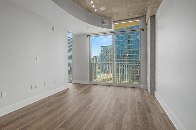 Building Photo - 415 Church St