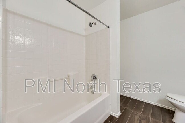 Building Photo - 1580 Chivalry Ln