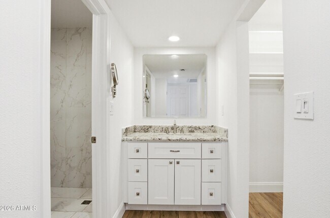 Building Photo - 8756 Via De Ln