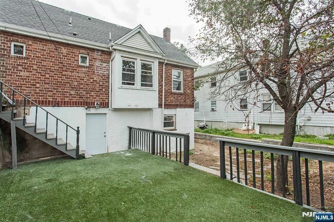 Building Photo - 2389 3rd St