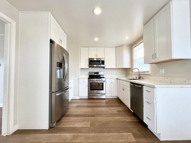 Building Photo - MUST SEE - Updated Single Family Rancher -...