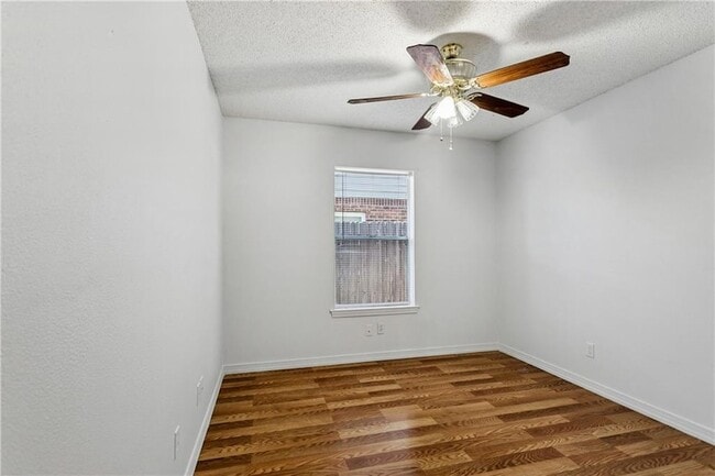 Building Photo - 1705 Kings Row