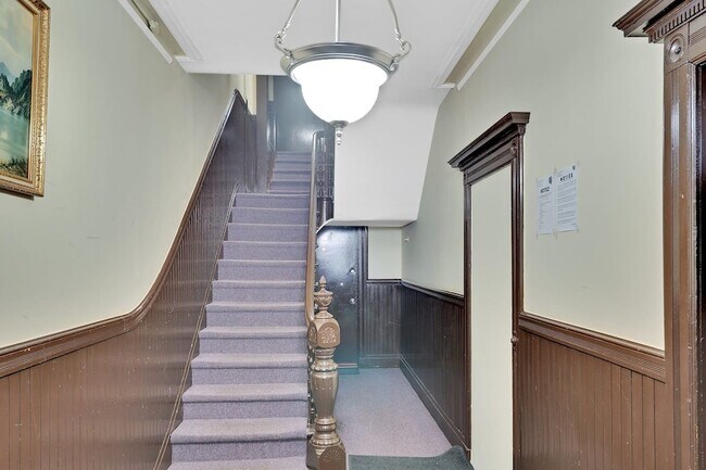 Building Photo - 316 Hudson St