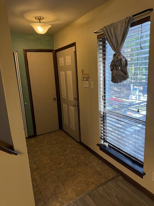 Building Photo - 800 Fahey Cir