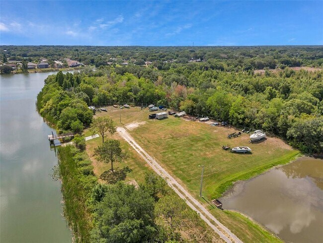 Building Photo - 1915 Fruitridge St