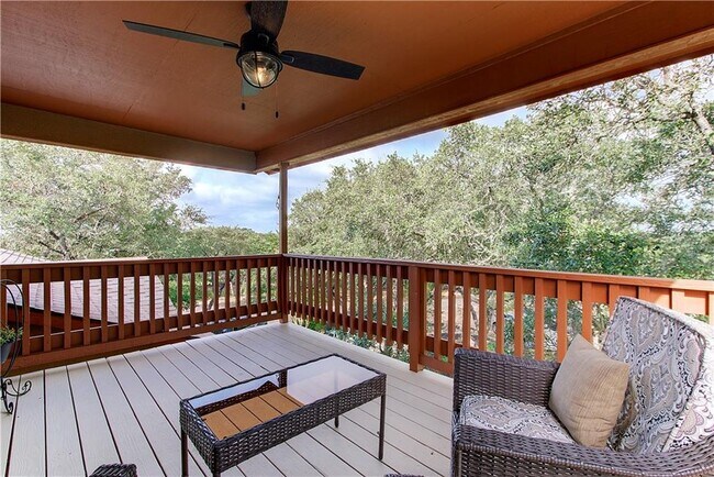 Building Photo - 9305 Granada Hills Dr