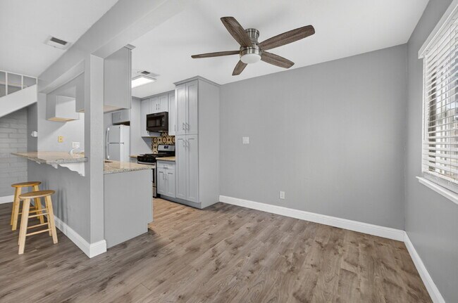 Building Photo - Charming 2-Bed Condo Retreat in Citrus Heights