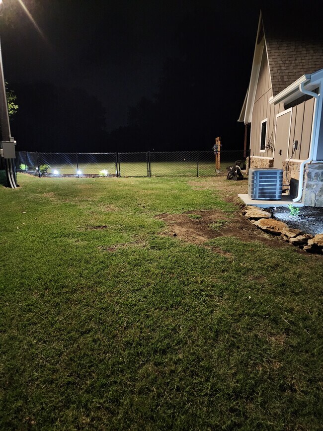 Building Photo - 16271 E 82nd St N