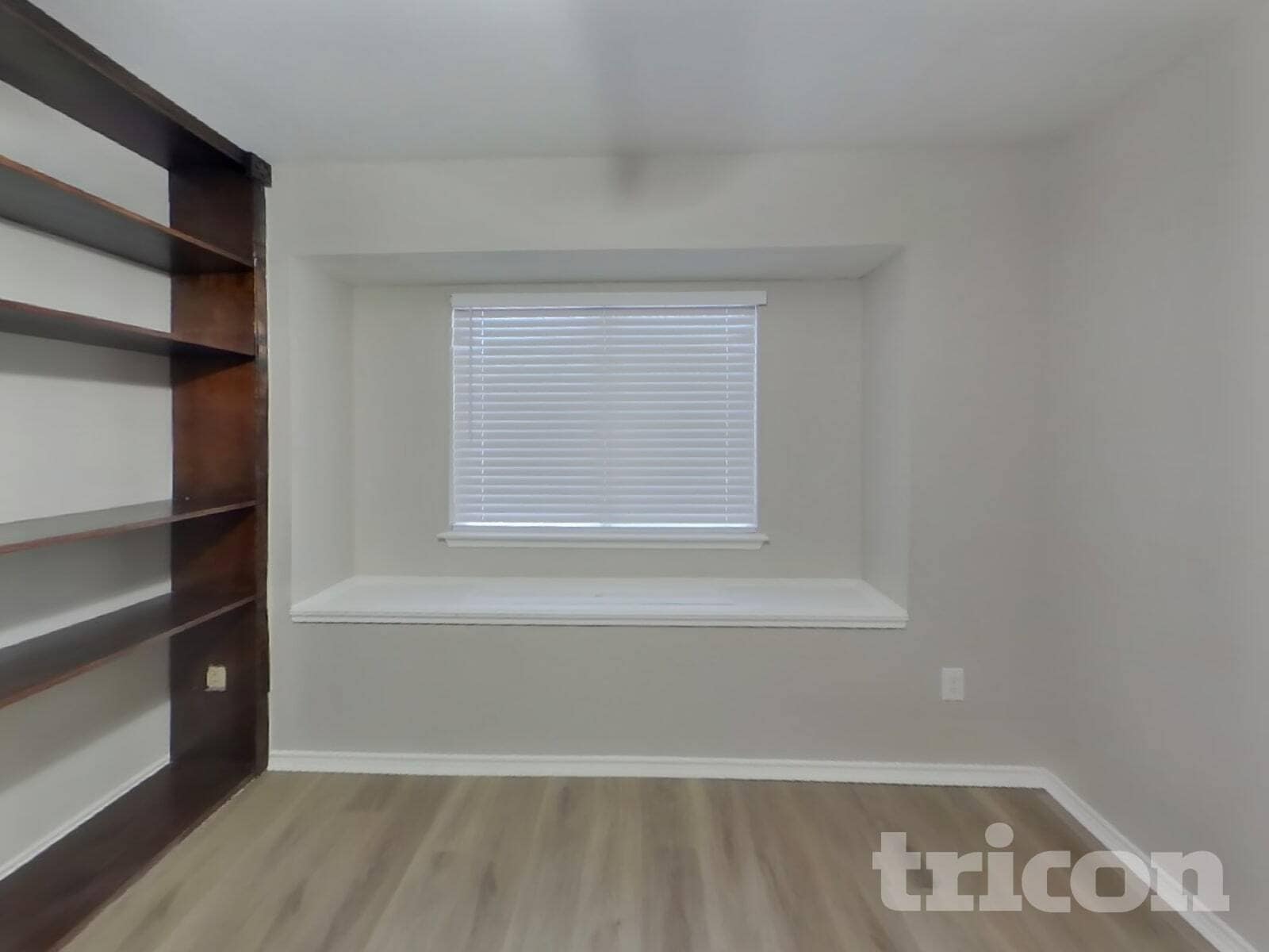 Building Photo - 220 Flatwood Dr