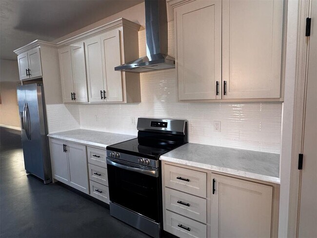 Building Photo - 26218 N 2960 Rd