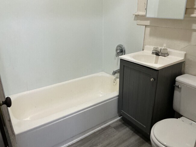 Building Photo - 800-802 S 32nd St