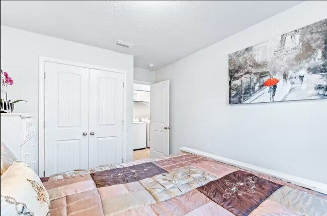 Building Photo - 7597 Shadow Lake Dr