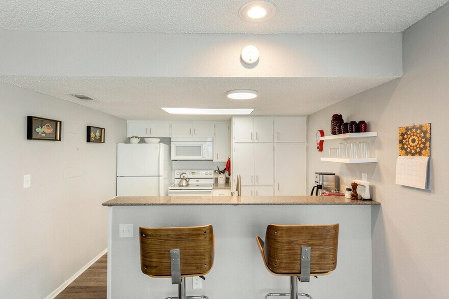 Building Photo - 2205 Spring Creek Dr