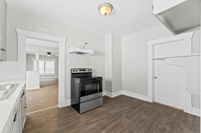 Building Photo - 6818 Avenue C