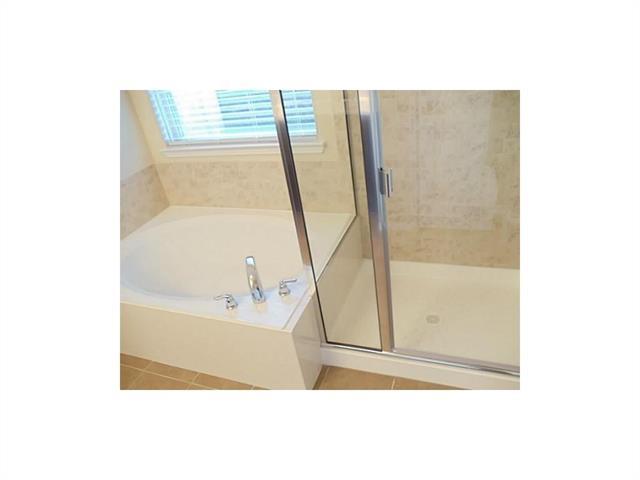 Building Photo - 1207 Caroline Dr