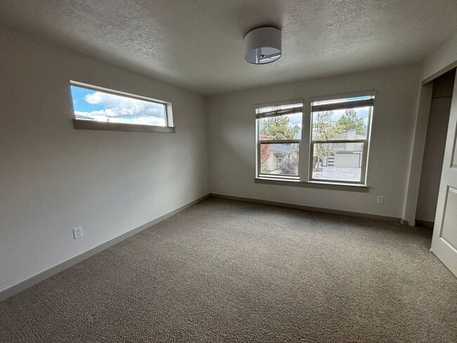 Building Photo - 1 Bed/1 Bath ADU on Bend's Eastside - Cessna Drive