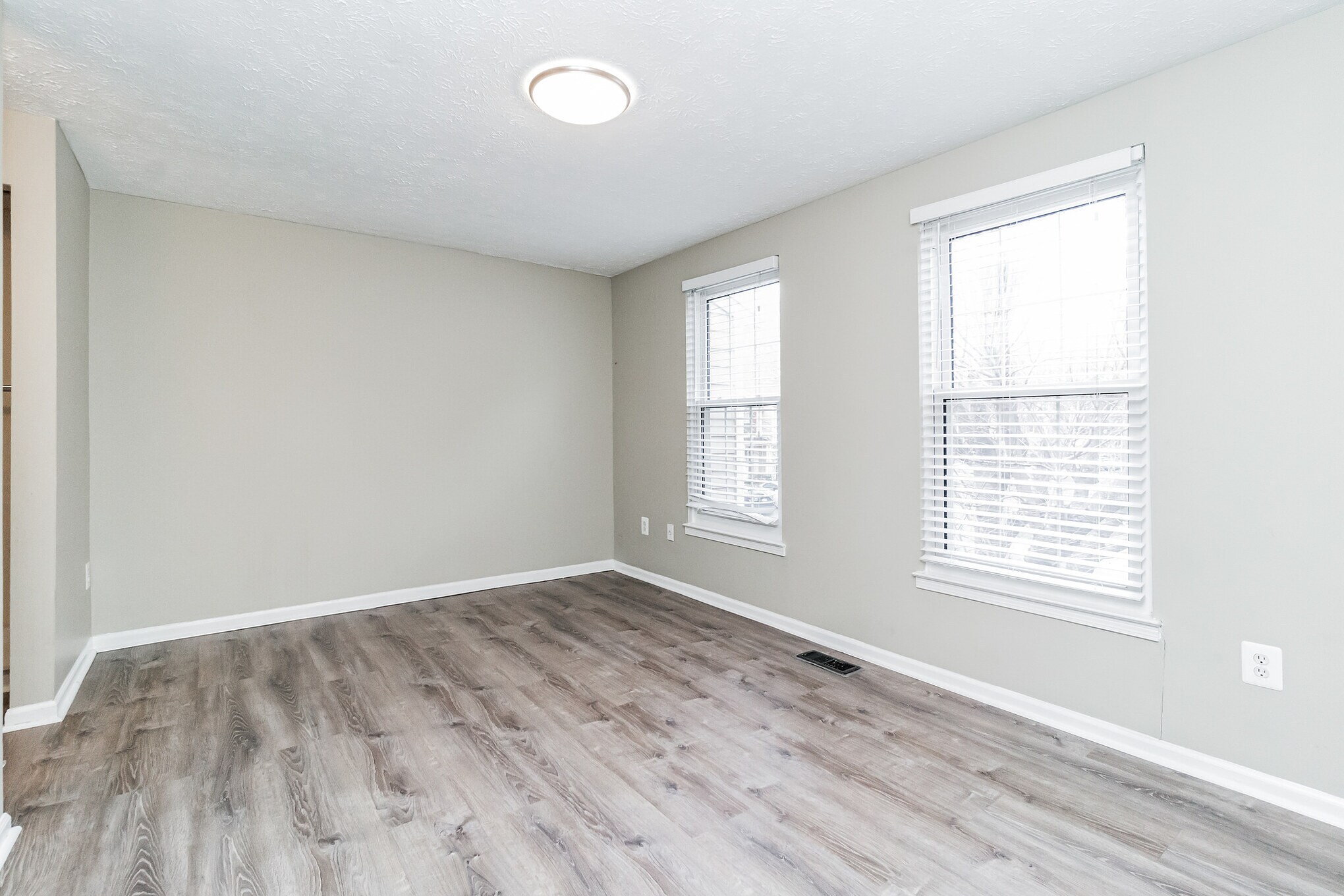 Building Photo - 1933 Belmont Ridge Ct