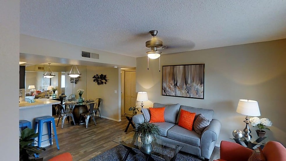 2BR, 2BA - C1/902SF - Parklane Commons
