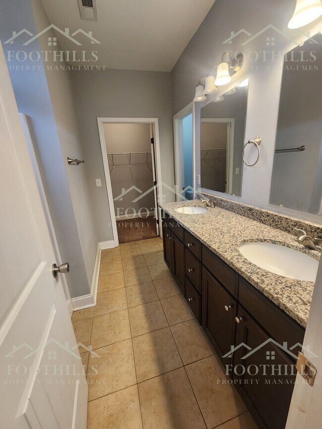 Building Photo - 1413 Dunn Rd