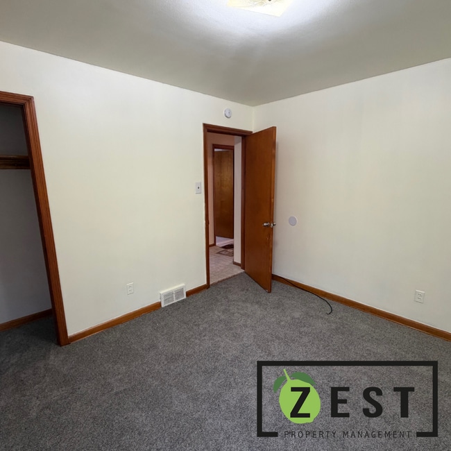 Building Photo - Excellent 3 Bed 1.5 Bath with basement & garage only $1,250/mo!  Open House Friday March 20th 3-3...