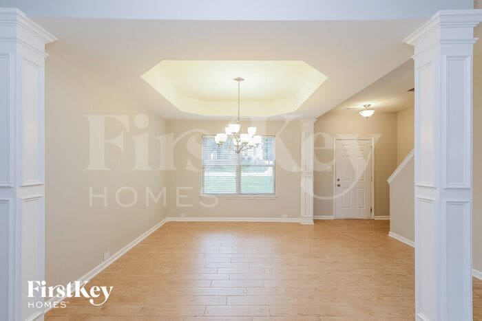 Building Photo - 5519 Pinebrook Ln