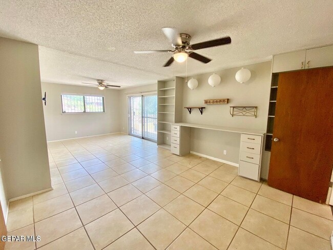 Building Photo - 3213 El Morro Rd