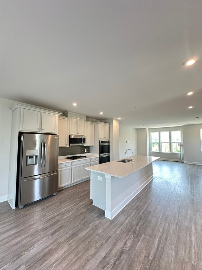 Building Photo - 131 Albany Pl