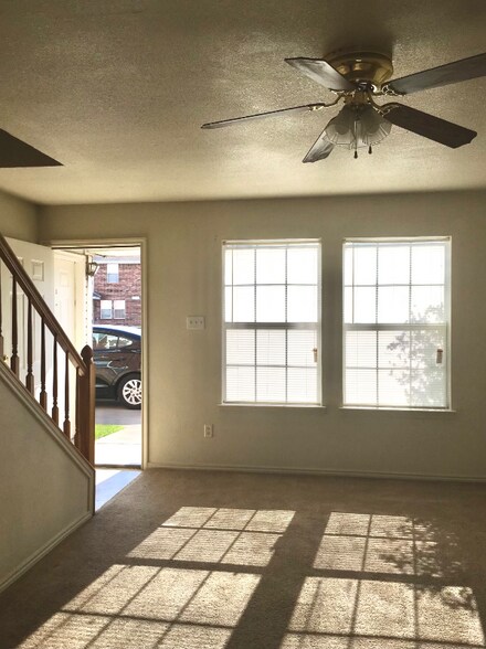 Building Photo - 5806 Redstone Dr