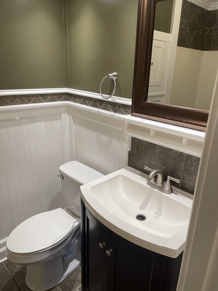 Building Photo - 493 Washington St