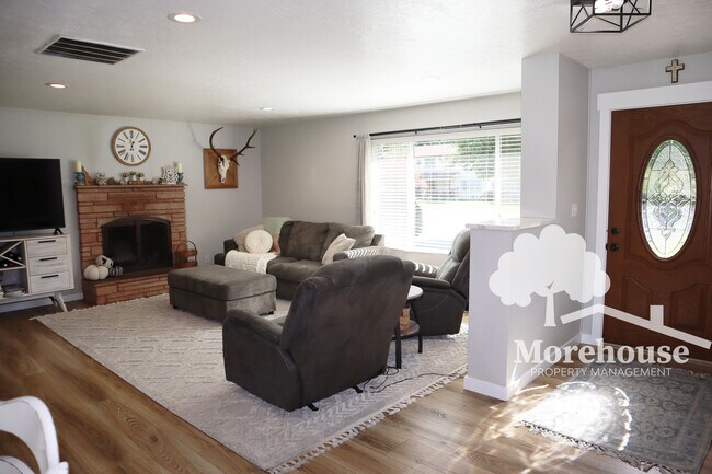 Building Photo - 10440 Meadow Lark Dr