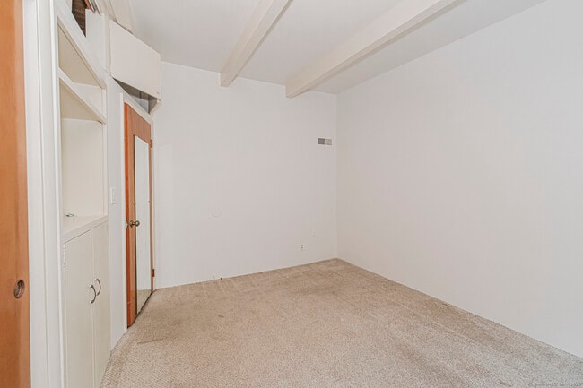 Building Photo - 203 Hoyt St