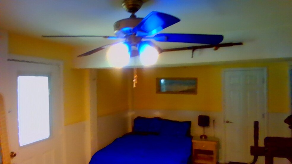 bed rm - 10 Flagler Dr