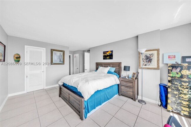 Building Photo - 3161 S Ocean Dr