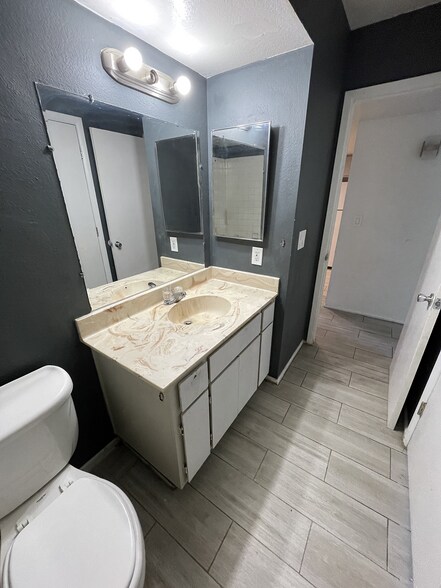 Building Photo - 851 S Horne St