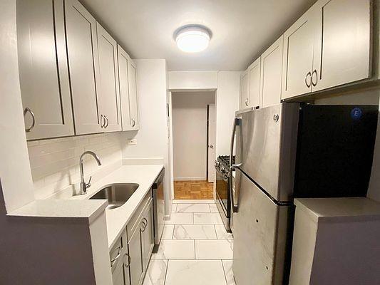 Building Photo - 2 bedroom in Bronx NY 10465