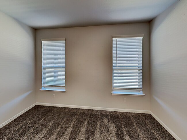 Building Photo - 9113 Golden Hollow Ln