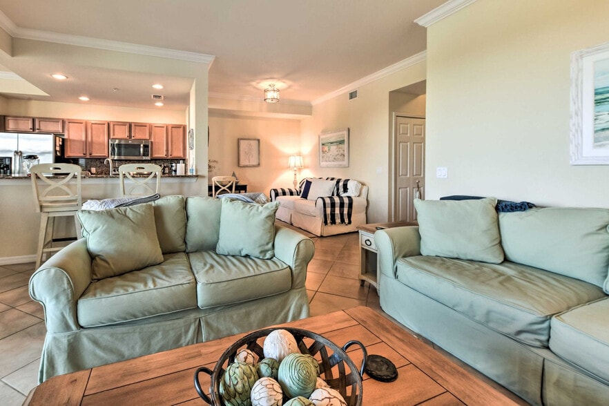 Building Photo - 7121 River Hammock Dr