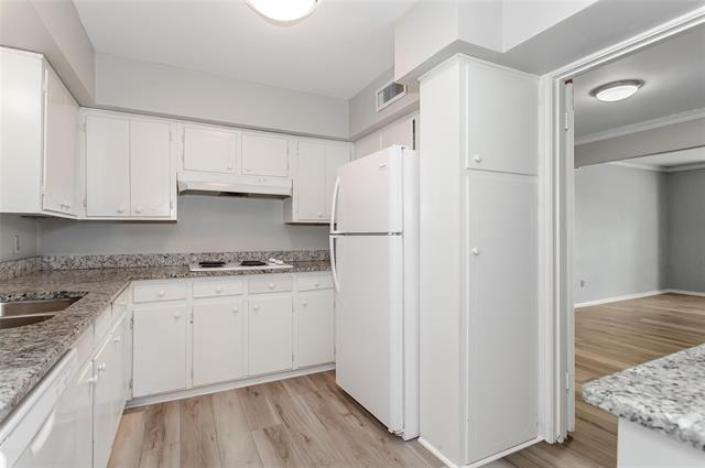 Building Photo - 6007 Sandhurst Ln