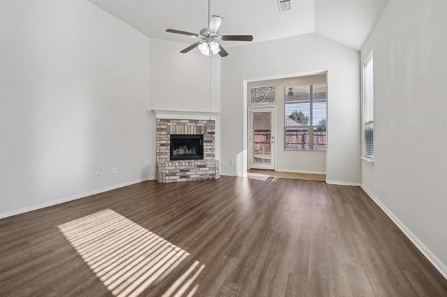 Building Photo - 588 Louder Way