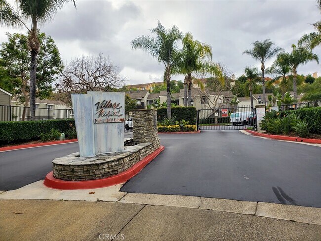 Building Photo - 27268 Avenida De La Plata