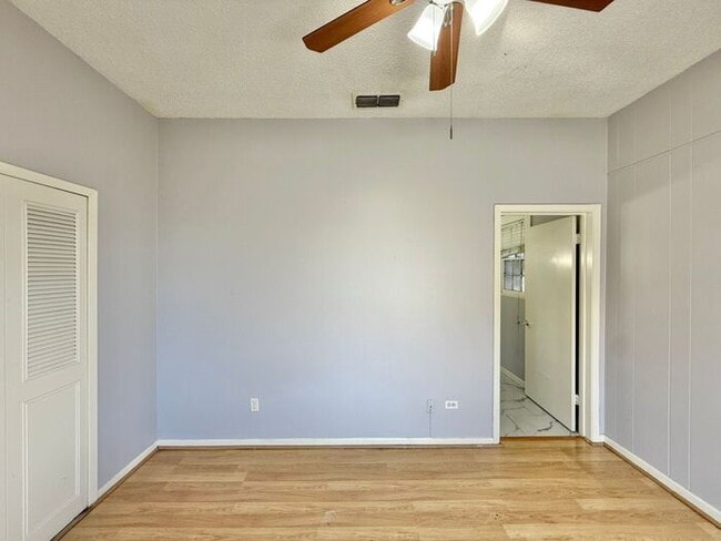 Building Photo - Coming Soon! 1 Bed 1 Bath at Broadway Apar...