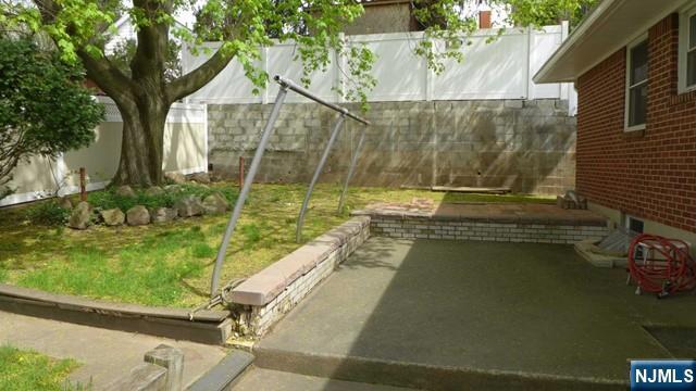 Building Photo - 469 Westview Ave